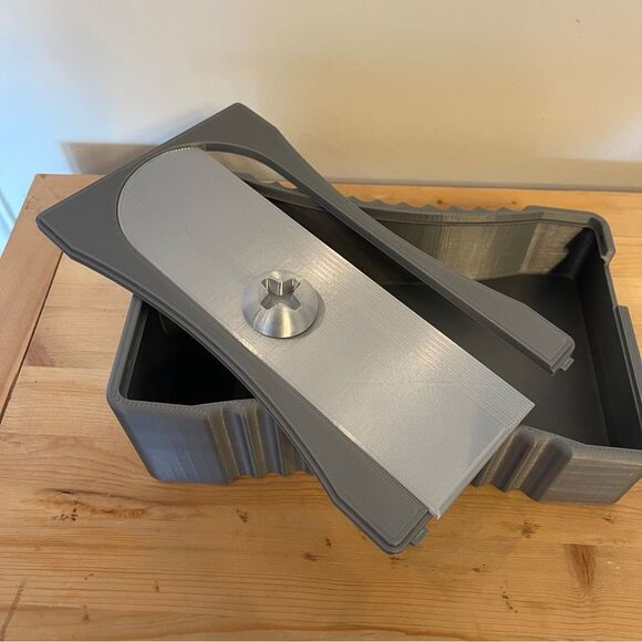 Vintage Twist Pencil Sharpener Tissue Box – Functional Décor with a Retro Look! - Picture 13 of 15